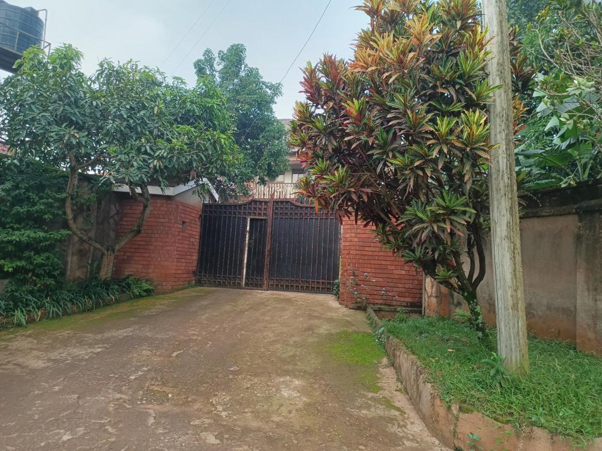 Ufam Uganda Villa Mukono Kültér fotó