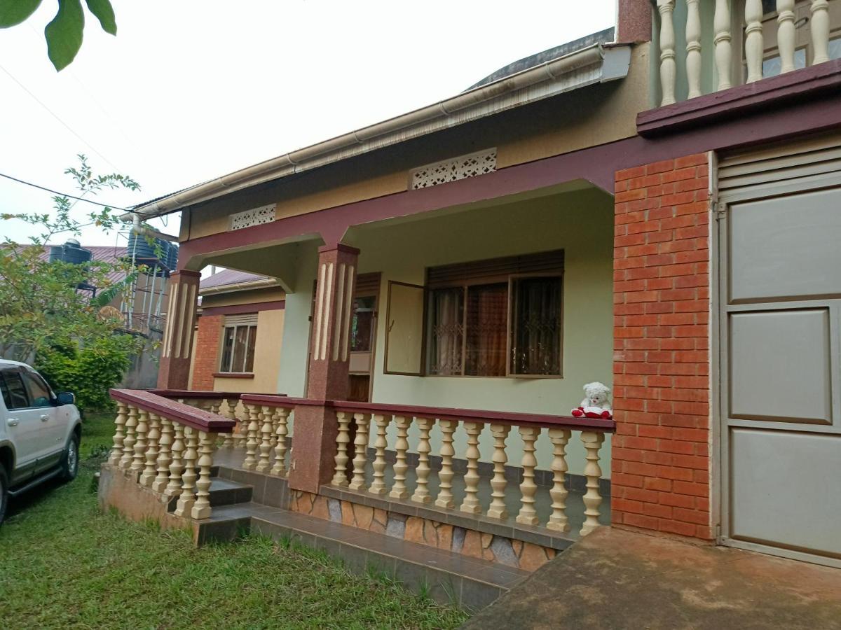 Ufam Uganda Villa Mukono Kültér fotó